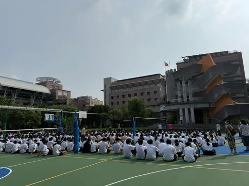 維護「教師離線權」！南部名校發信家長：通訊群組並非義務