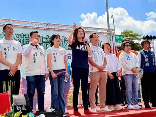 出席張啓楷競總成立　鄭麗文：讓民主聖地再次發光