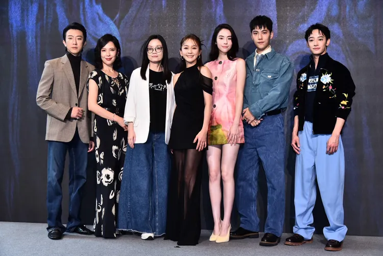 懷秋（左起）、天心、導演鄭芬芬、陳意涵、林奕嵐、林子閎、劉修甫今出席記者會。彭欣偉攝
