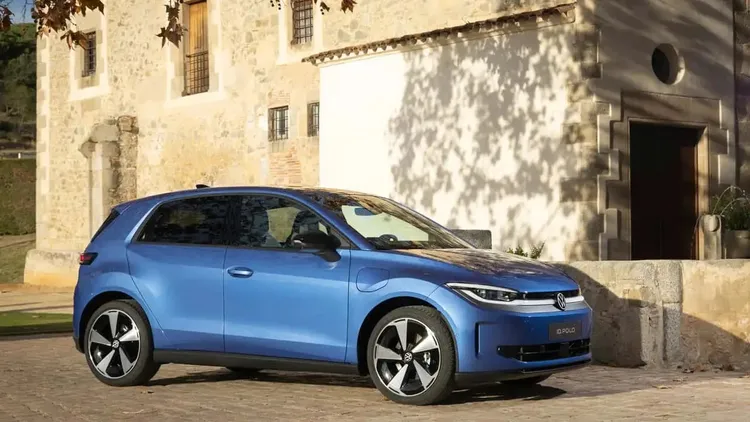 ID. Polo是VW全新開發的純電B-Segment掀背車，採MEB+平台與前輪驅動，德國市場起售價24,995歐元，成為品牌重要的入門電動車。原廠照片