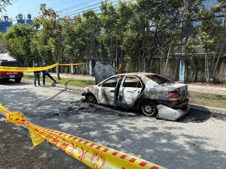 由於死者外觀難以辨識，車主家屬也無法確認身分。民眾提供