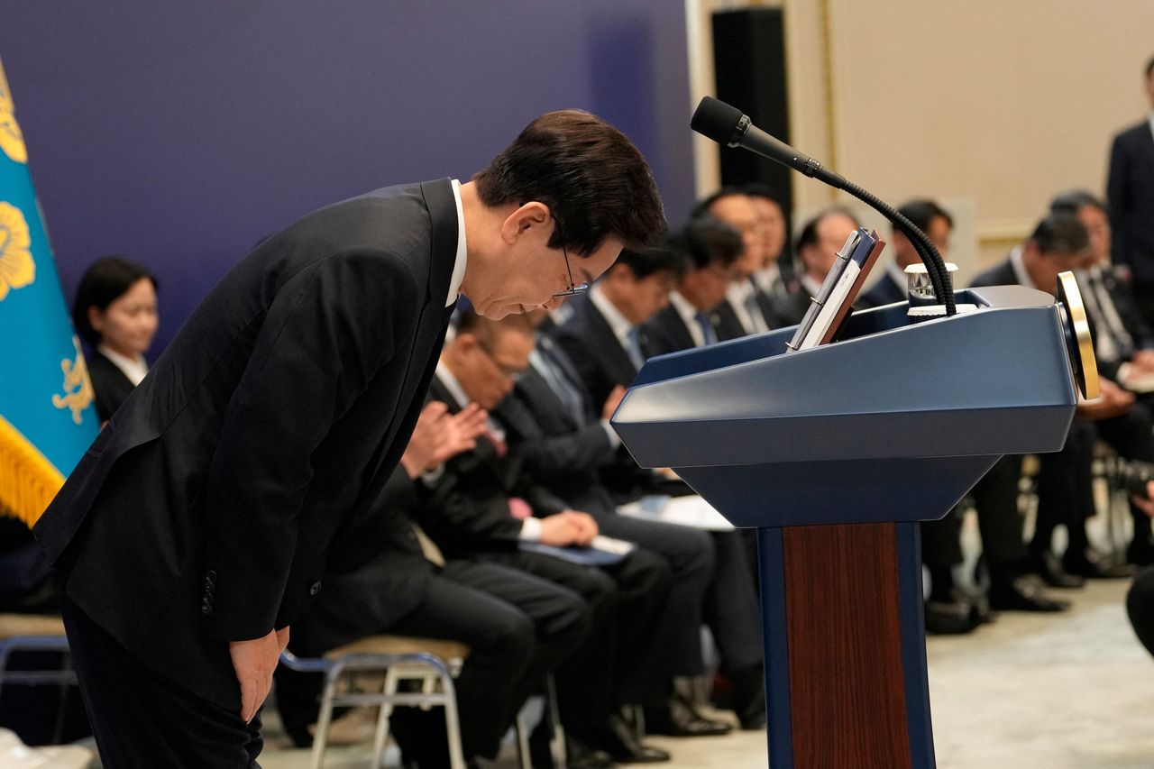 支持率持續探低!韓國總統李在明鞠躬道歉 「將更加謙卑」