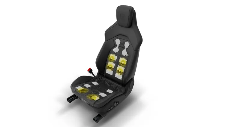 Cayenne Electric新增4D音效按摩功能，駕駛與前座乘客座椅各配置16個氣囊及6個聲音致動器，提供5種按摩模式與不同震動強度設定。原廠照片