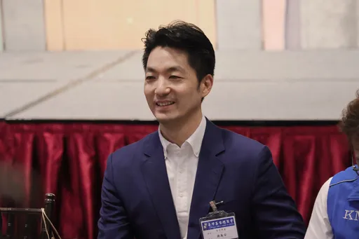 指游錫堃說法證明「蔣萬安沒有謊報學歷」　學者：還需要吵嗎？