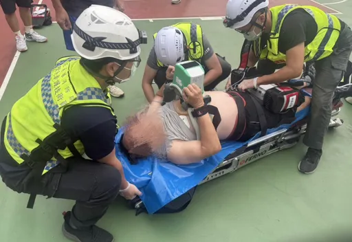 何篤霖哥哥心肌梗塞獲救！4個月後暴瘦現身　三兄弟同框了