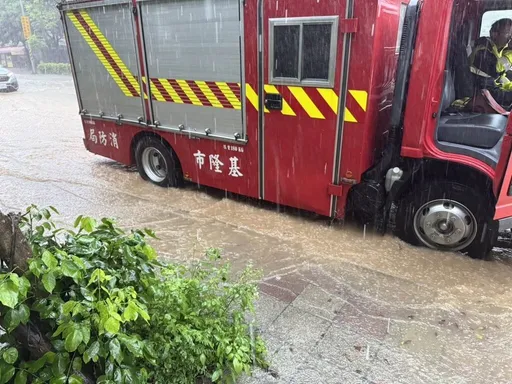 強降雨不斷！基隆大武崙淹了　市府籲別去山區、河川