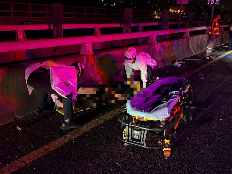 警消現場救援。新竹市消防局提供