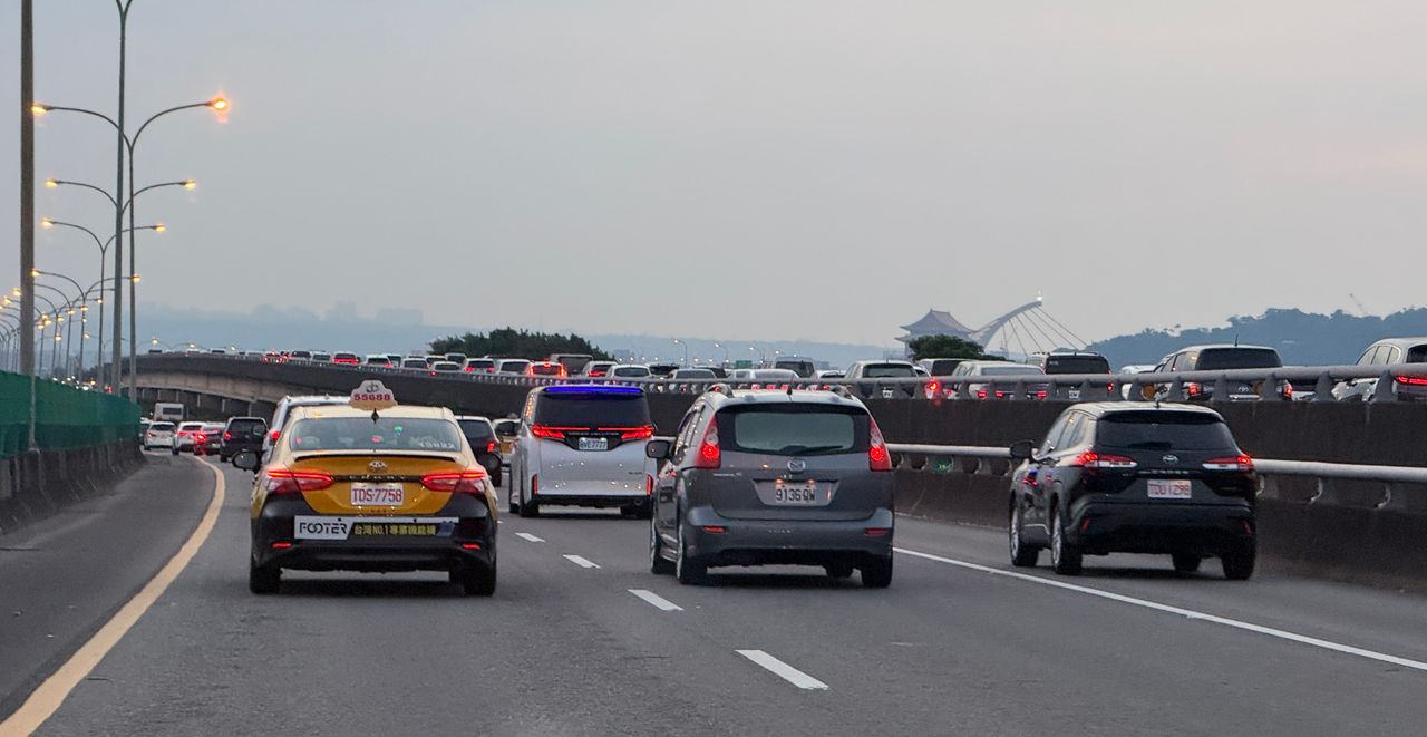 中秋連假收假 國5北向上午壅塞熱點!高公局估午後湧北返車潮