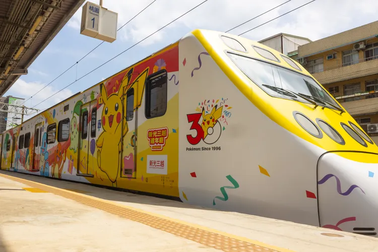 期間拍到寶可夢列車並完成指定任務，就能到新光三越免費換周邊商品。台鐵提供