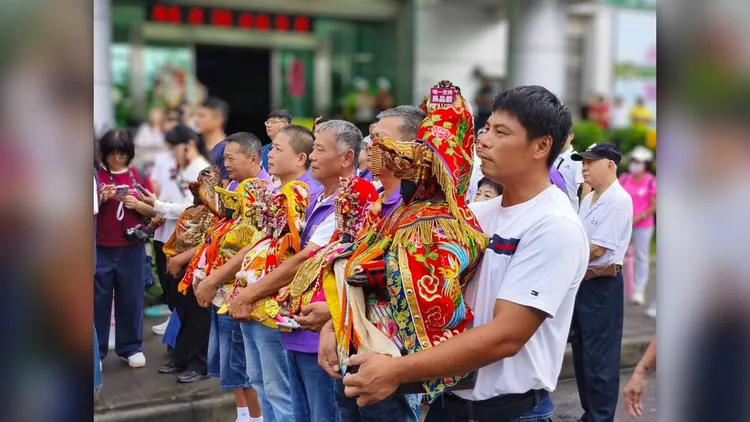嘉義海線配天宮、港口宮、奉天宮、瓊宿上天宮的媽祖陪同登記，相當吸睛。吳品叡服務處提供