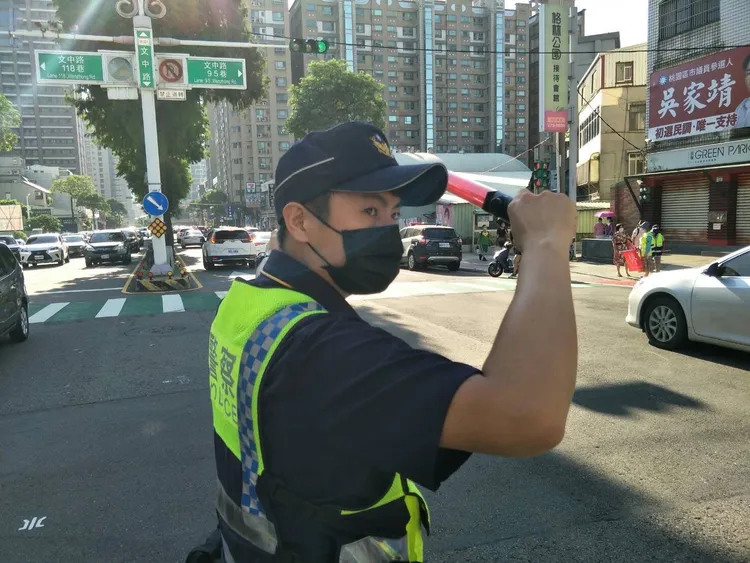 警員交通疏導。交通大隊提供