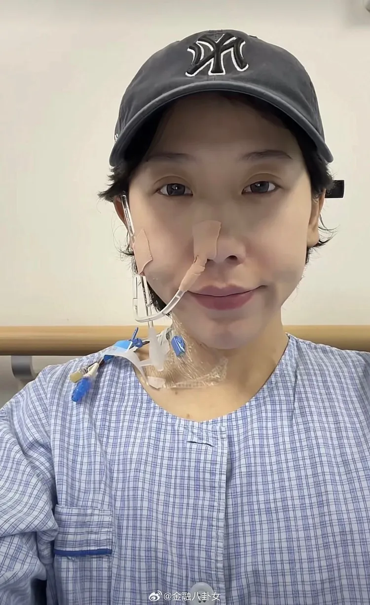 嘻嘻徐寶自曝生活習慣十分不正常。翻攝微博