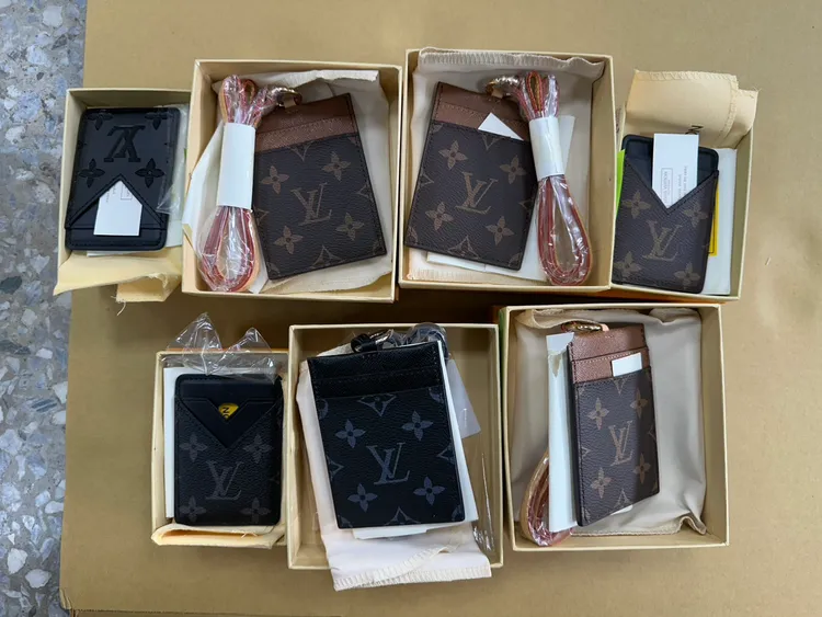 警方查扣仿冒精品。翻攝畫面