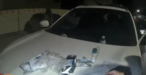 販毒小蜜蜂？男開「運毒車」闖紅燈　警起出多項毒品送辦