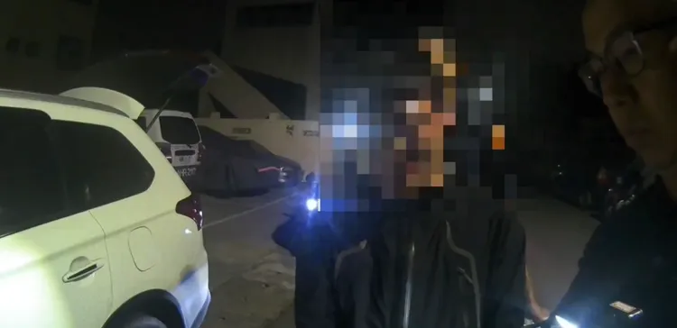 陳男闖紅燈被攔查，又被起出多項毒品，但並無毒駕情形。民眾提供