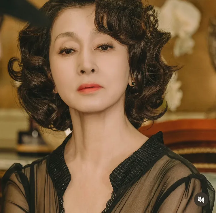 文熙景常在韓劇演出豪門婆婆拆散孩子的戀情。翻攝自文熙景IG