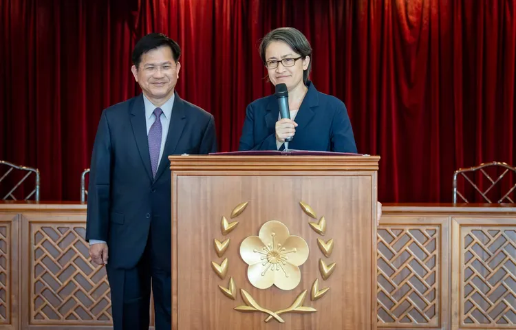 蕭美琴訪義大利返台，親曝行前保密原因。翻攝蕭美琴臉書