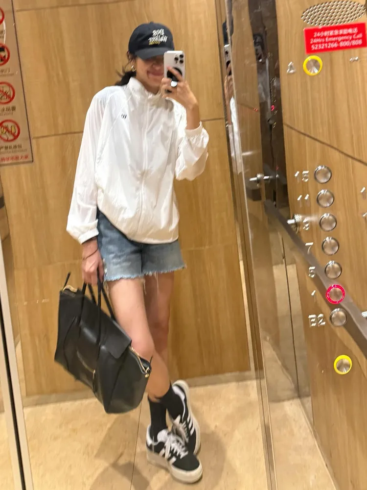 孫千私服熱愛CELINE包。翻攝IG