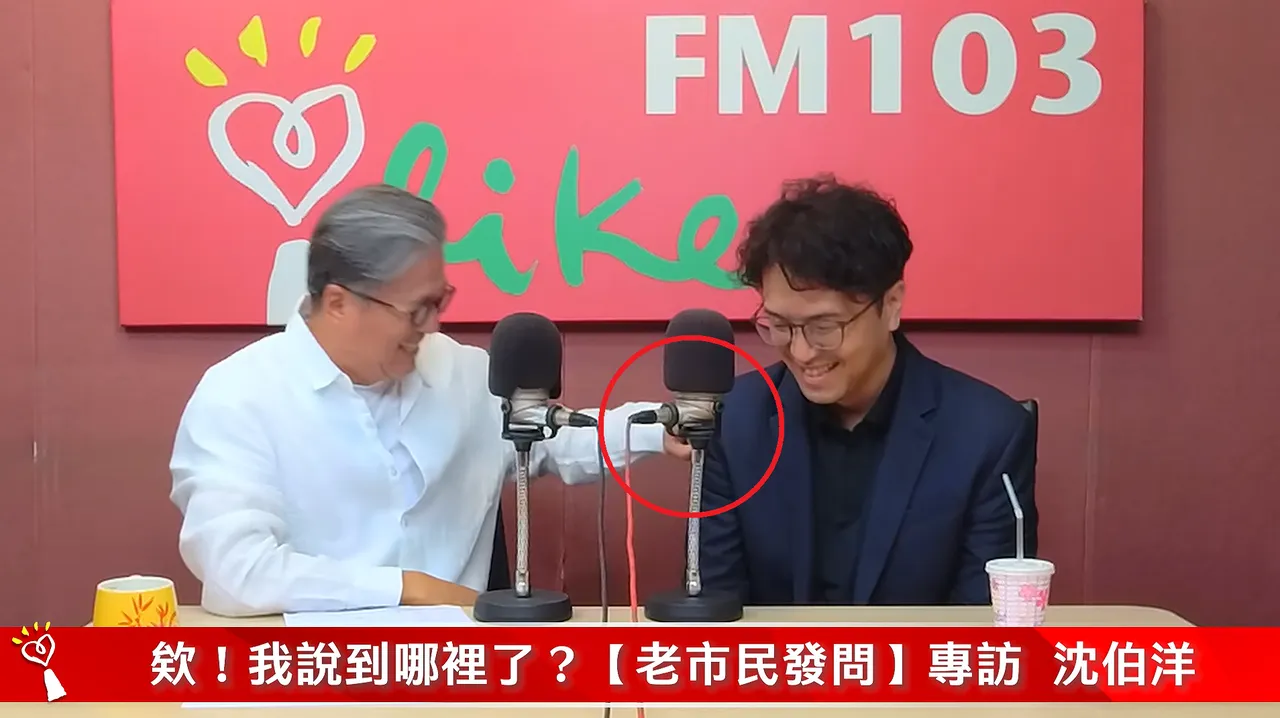 王偉忠「輕搥」沈伯洋！他1句神翻譯肢體語言：不能承認