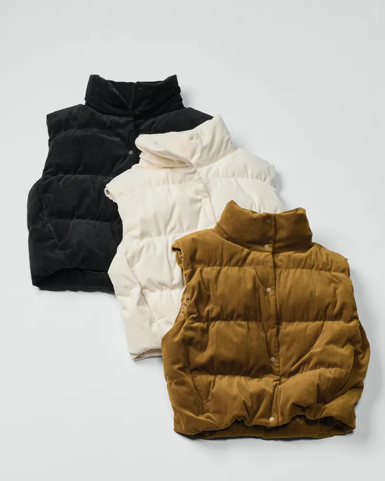 UNIQLO PADDED燈芯絨背心，各1490元。品牌提供