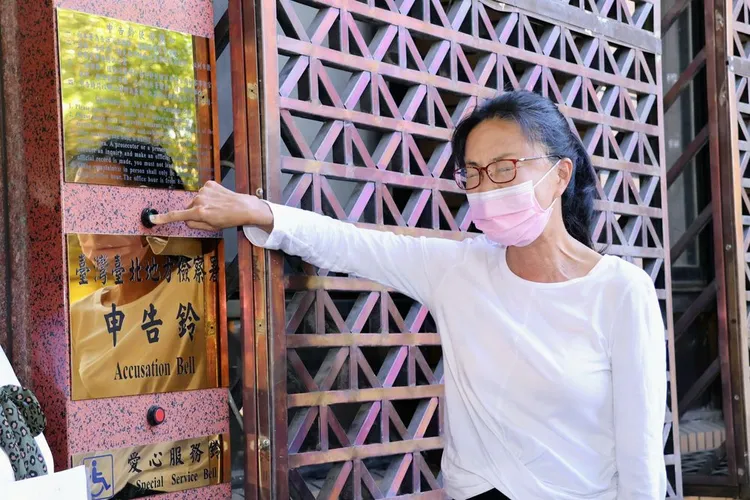 張淑娟之前痛哭到北檢提告。資料照片