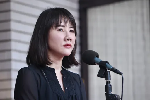 謝典霖父子涉賄遭押　謝衣鳯首度打破沉默：盼還父母清白