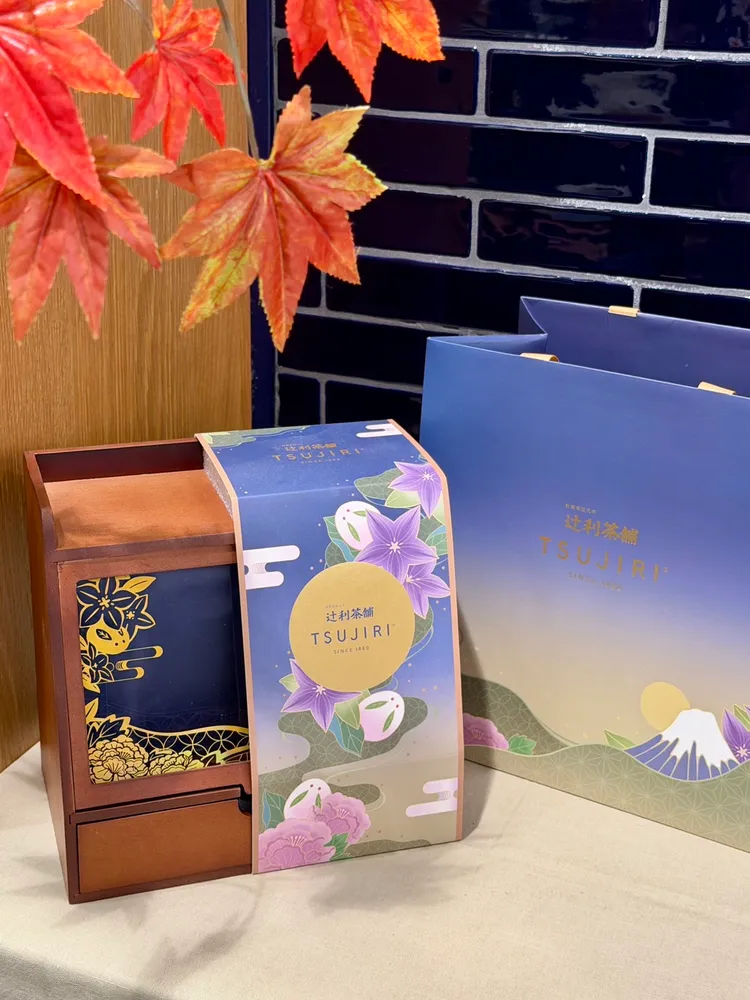 今年中秋辻利茶舗推出「詠月茶閣」，售價2800元，快閃優惠價2499元。業者提供