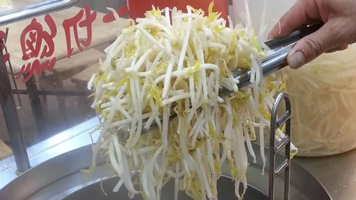 菜價太貴豆芽菜攤被掃光！市場老闆揭背後原因
