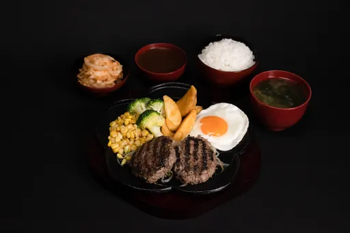炭火排餐走進百貨美食街！「有喜炭火」中和環球首店開幕