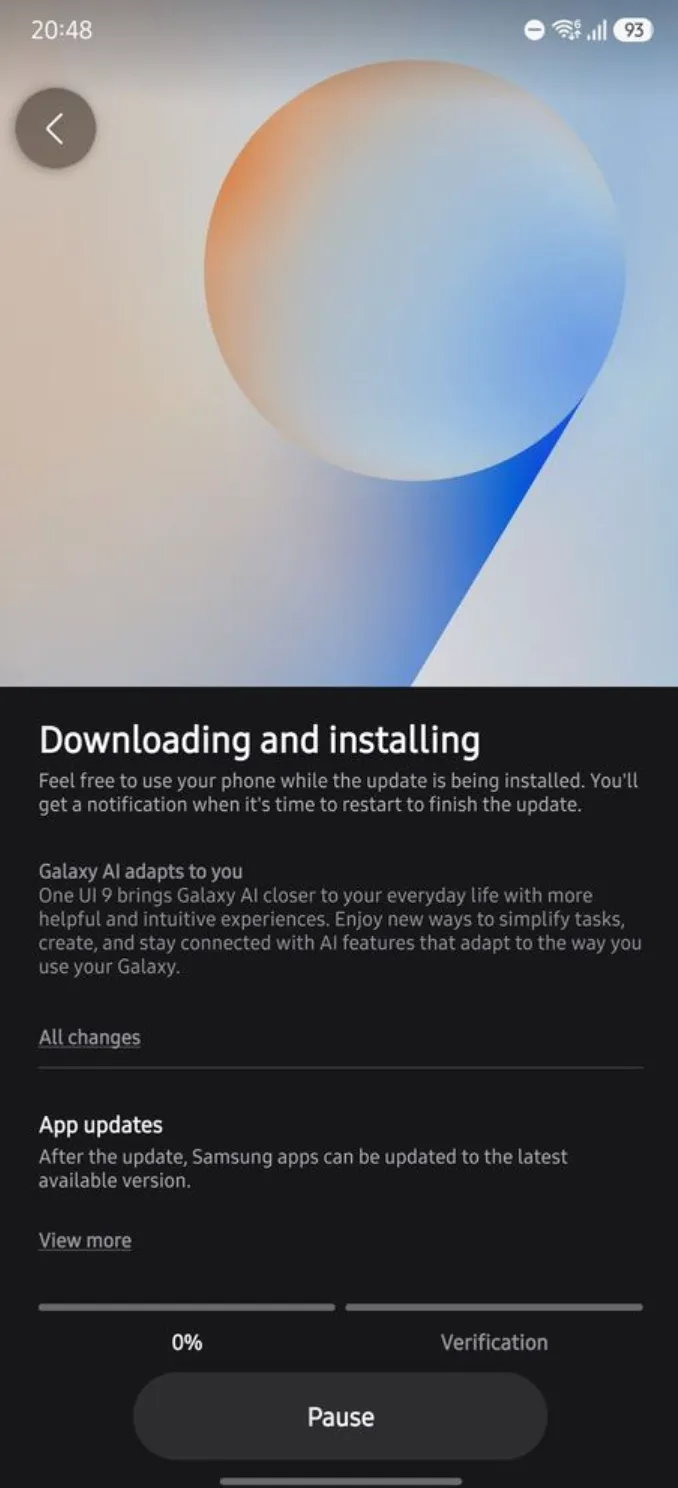 Galaxy手機的One UI 9更新畫面顯示，系統正下載並安裝新版軟體，完成後將通知用戶重新啟動手機。Samsung Members韓國社群
