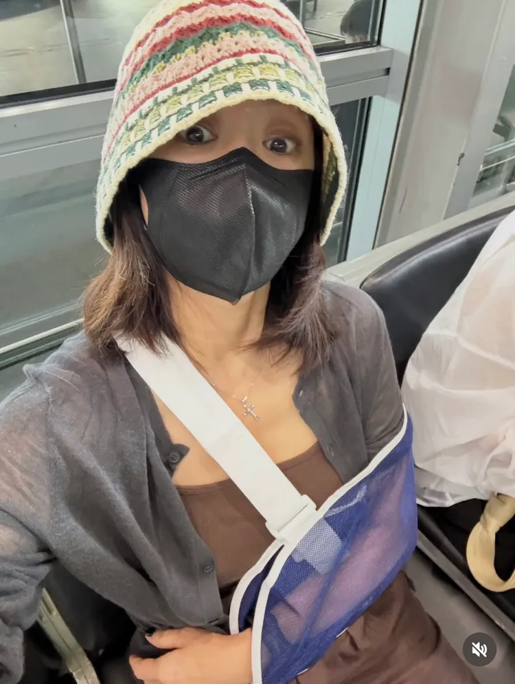 賈靜雯得了滑囊炎。翻攝自賈靜雯IG
