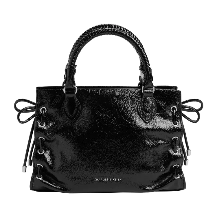 CHARLES & KEITH Nylah小型托特包，2790元。品牌提供