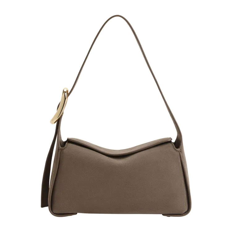 CHARLES & KEITH Aislin肩背包，2790元。品牌提供