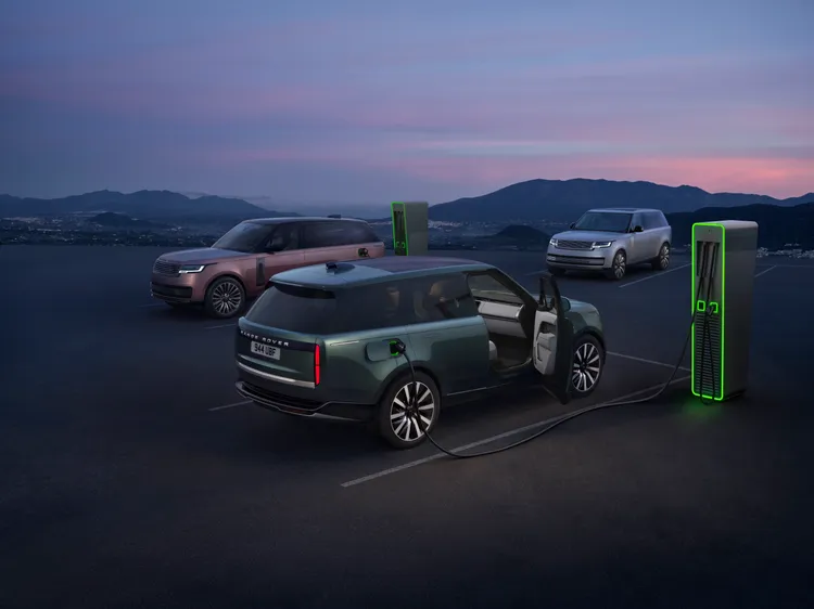 Range Rover Electric將由英國Solihull工廠生產，並與Range Rover現有輕油電及內燃機車型共用相同底盤架構。原廠照片