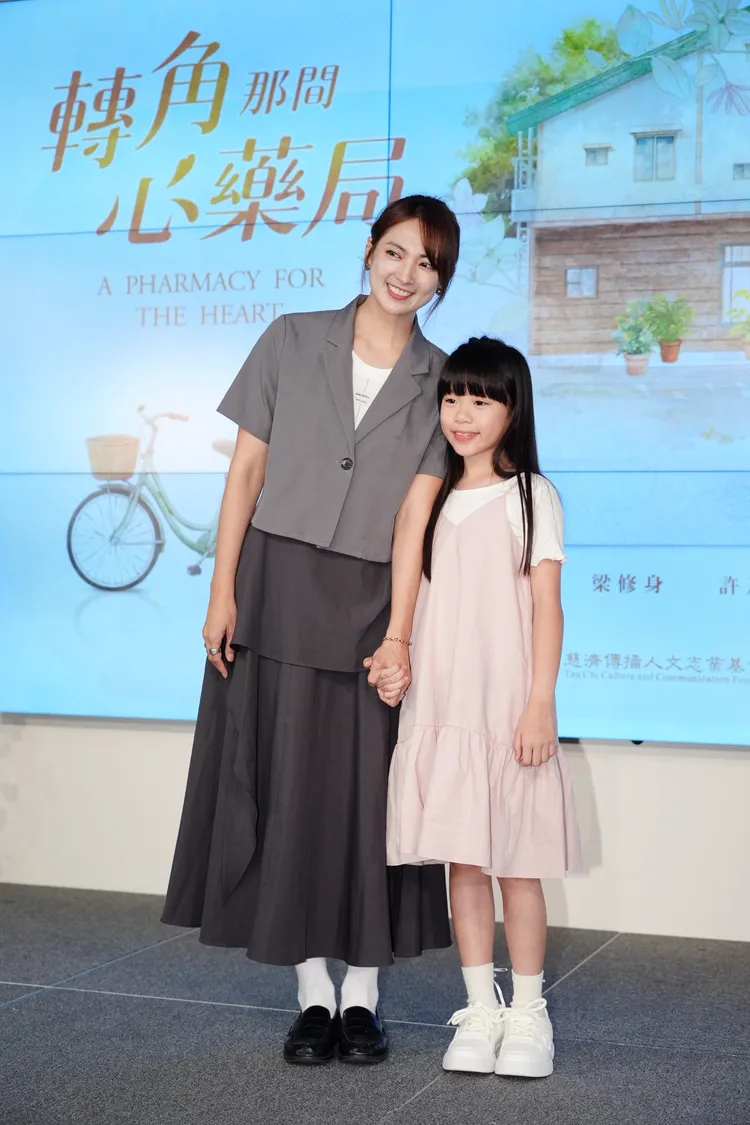 阿喜與戲裡女兒李侑菲一起受訪。彭欣偉攝