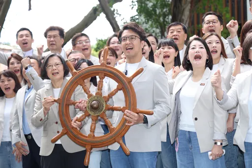 沈伯洋今登記參選台北市長！蔡英文送「船舵」：把台北帶往對的方向