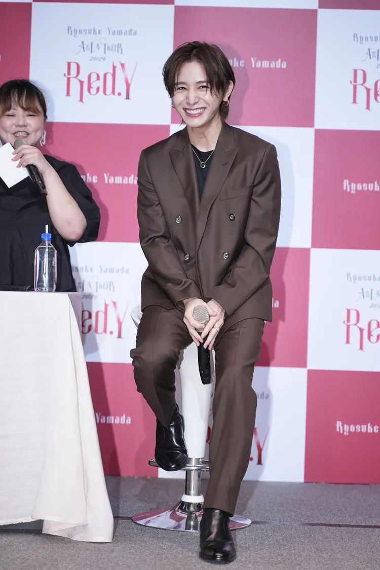 山田涼介笑得非常開心。彭欣偉攝