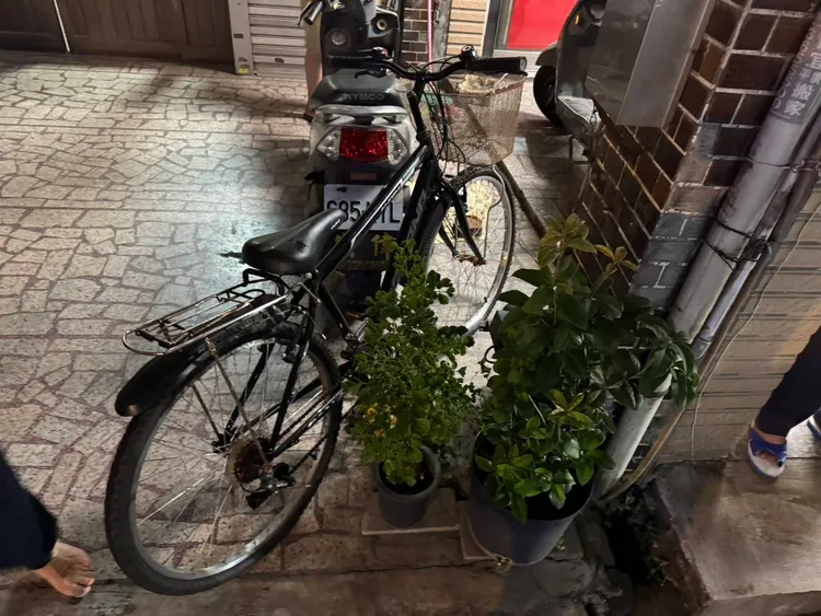老翁騎乘的腳踏車。桃園警分局提供