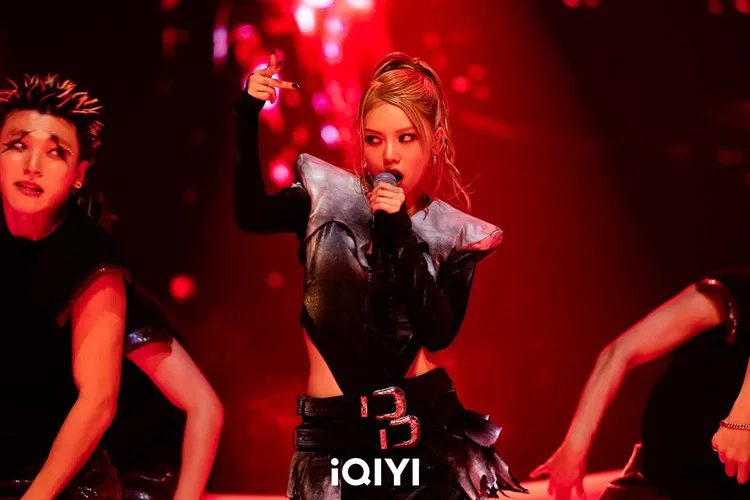 ALLDAY PROJECT成員Bailey攜手SIMEEZ與INGYOO。愛奇藝國際站提供