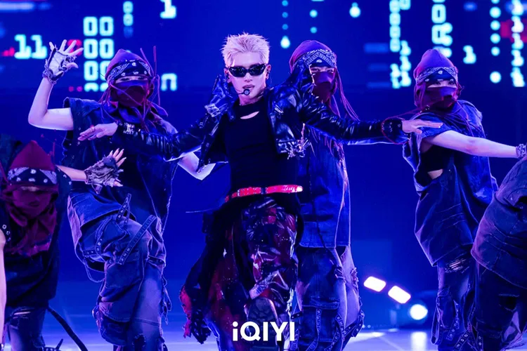 NCT 127隊長泰容特別參與節目演出，與BADA與白久玲合作。愛奇藝國際站提供