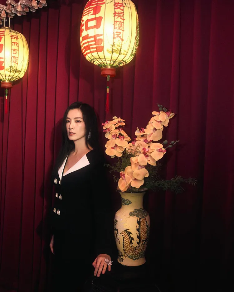 林熙蕾選搭CINDY CHAO四季系列珠寶。
