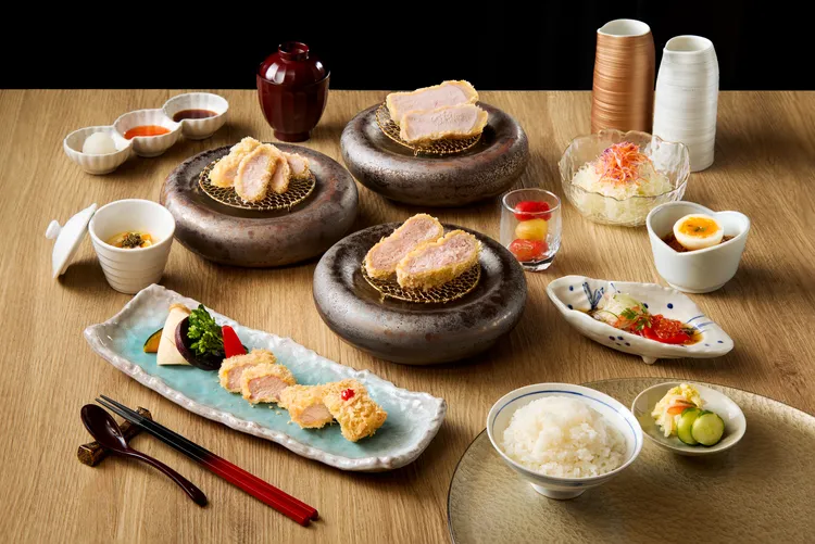 成蔵台北店以Omakase精神融入板前Course-style形式，由廚師於現場逐道呈獻。業者提供