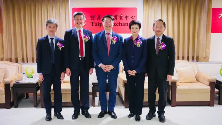 數位轉型整合服務廠商程曦資訊(6898) 以每股60元創新板上市，並以62.7元開出紅盤。程曦資訊提供
