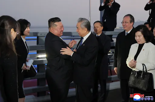 金正恩「不只活著」還很活躍！快閃中國1天　學者揭2大盤算