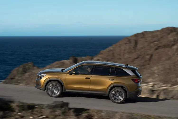 Škoda Kodiaq 兼具七人座靈活空間、SUV 駕馭視野與實用機能，連續七年蟬聯進口七人座 SUV 銷售冠軍。業者提供
