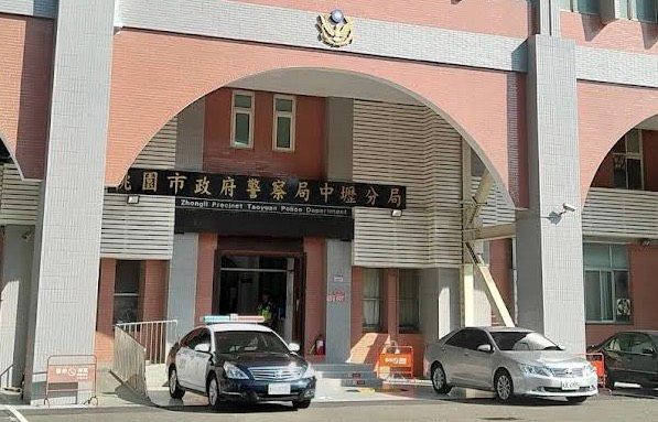 桃園少年宮廟前遭拖行狠踹!祭壇前哀號影片瘋傳 警追查了