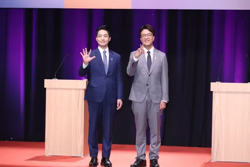 台北辯論｜蔣萬安、沈伯洋「君子之握」畫面曝光！