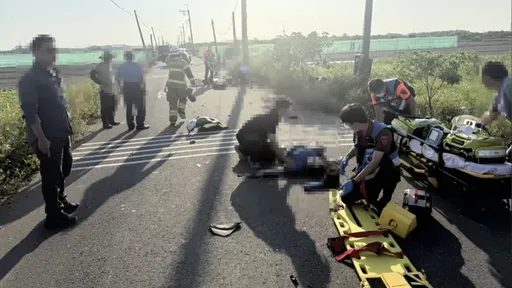 太慘！台南夫妻騎車上班遇死劫　路口撞特斯拉「一死一昏迷」