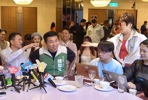 秦楊批炎上蔡康永不應該！資深藝人突站起來挑戰陳聖文「鞭刑題」氣氛尷尬