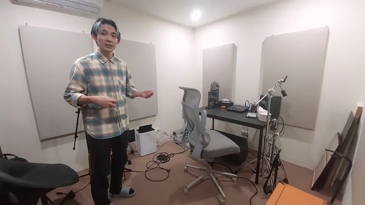 張凱翔說，只有實際操作，才能降低年輕錄音師對錄音室的陌生與恐懼。凃建豐攝